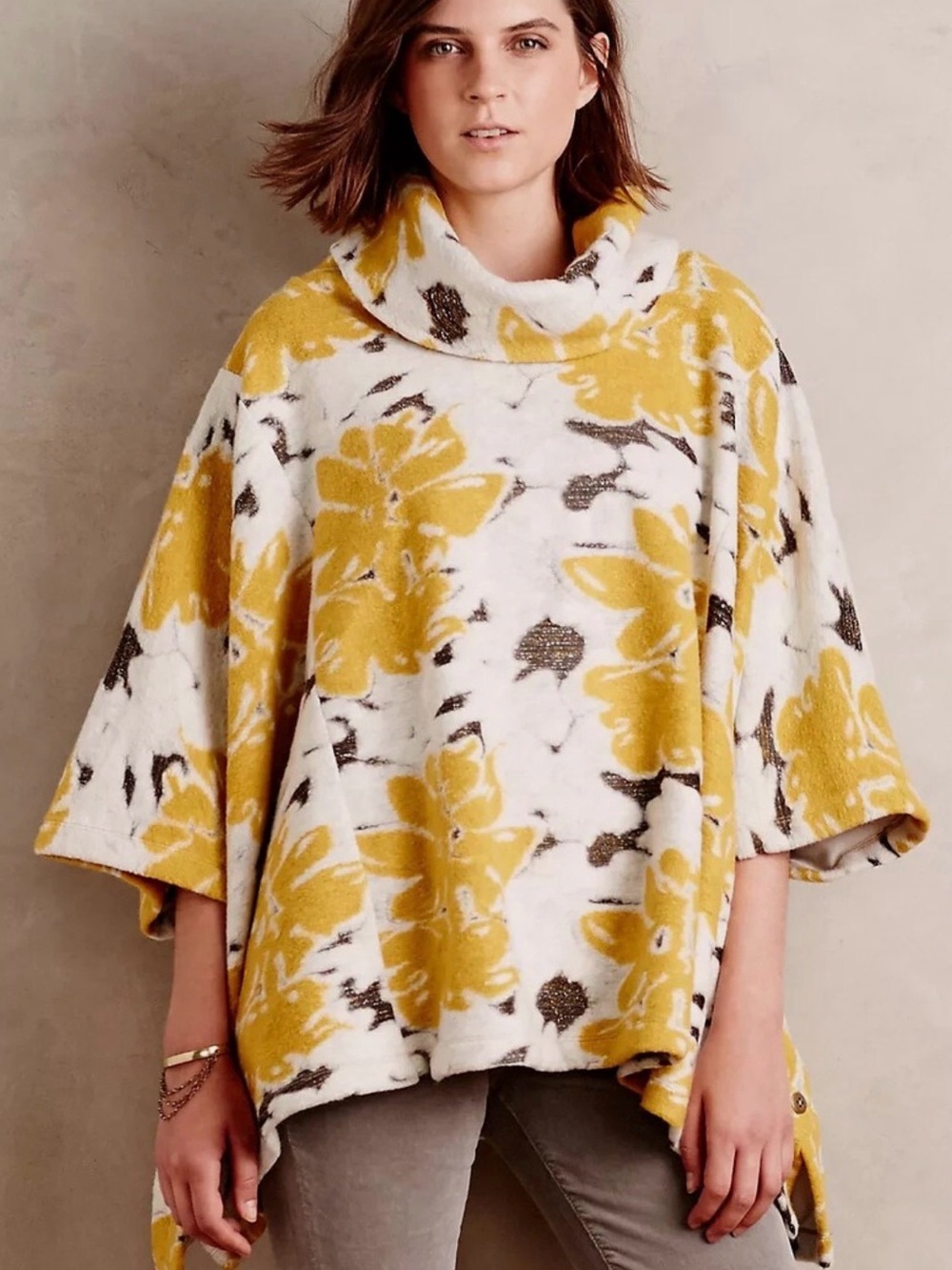 Anthropologie Poncho xs/s
SATURDAY SUNDAY Cowl
CLUSTERED FLORA Top Sweater